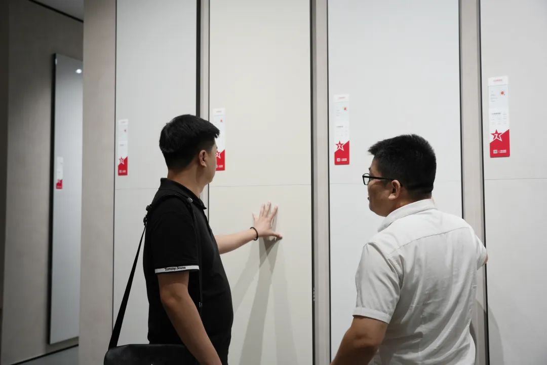 共筑美好丨海南省發(fā)展控股有限公司領導蒞臨大將軍瓷磚參觀考察(圖4)