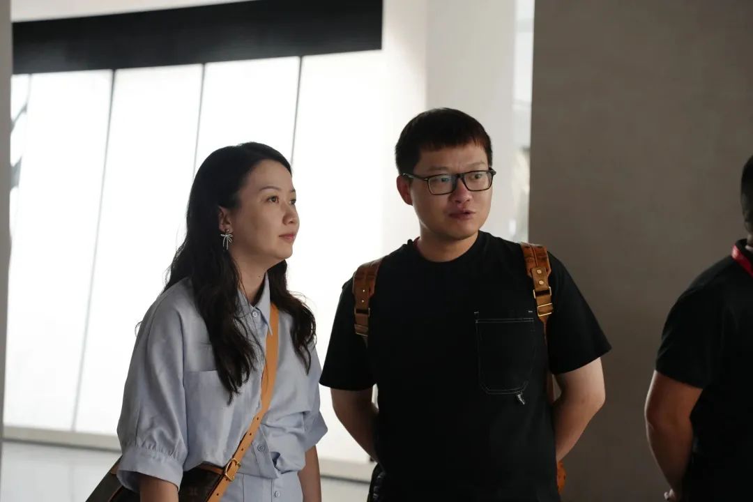共筑美好丨海南省發(fā)展控股有限公司領導蒞臨大將軍瓷磚參觀考察(圖5)